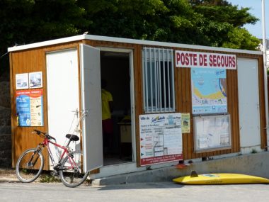 Le poste de secours de la grande plage